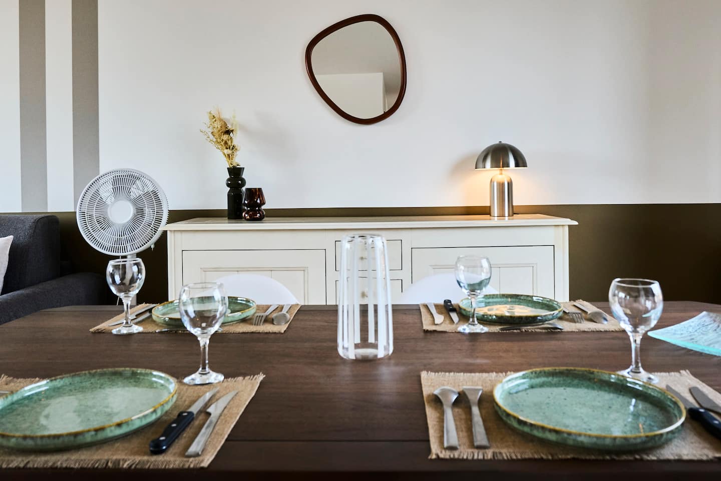 Coin repas et buffet de l'appartement Le 99B à Hallennes-lez-Haubourdin